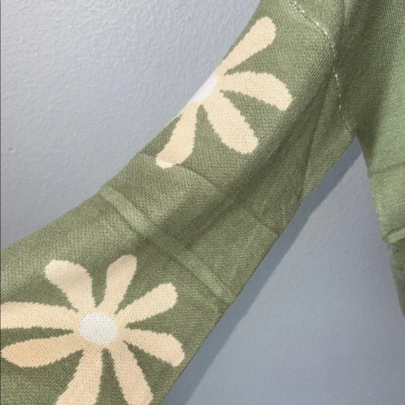 Zeagoo Sea Floral Green Sweater - Picture 8 of 10